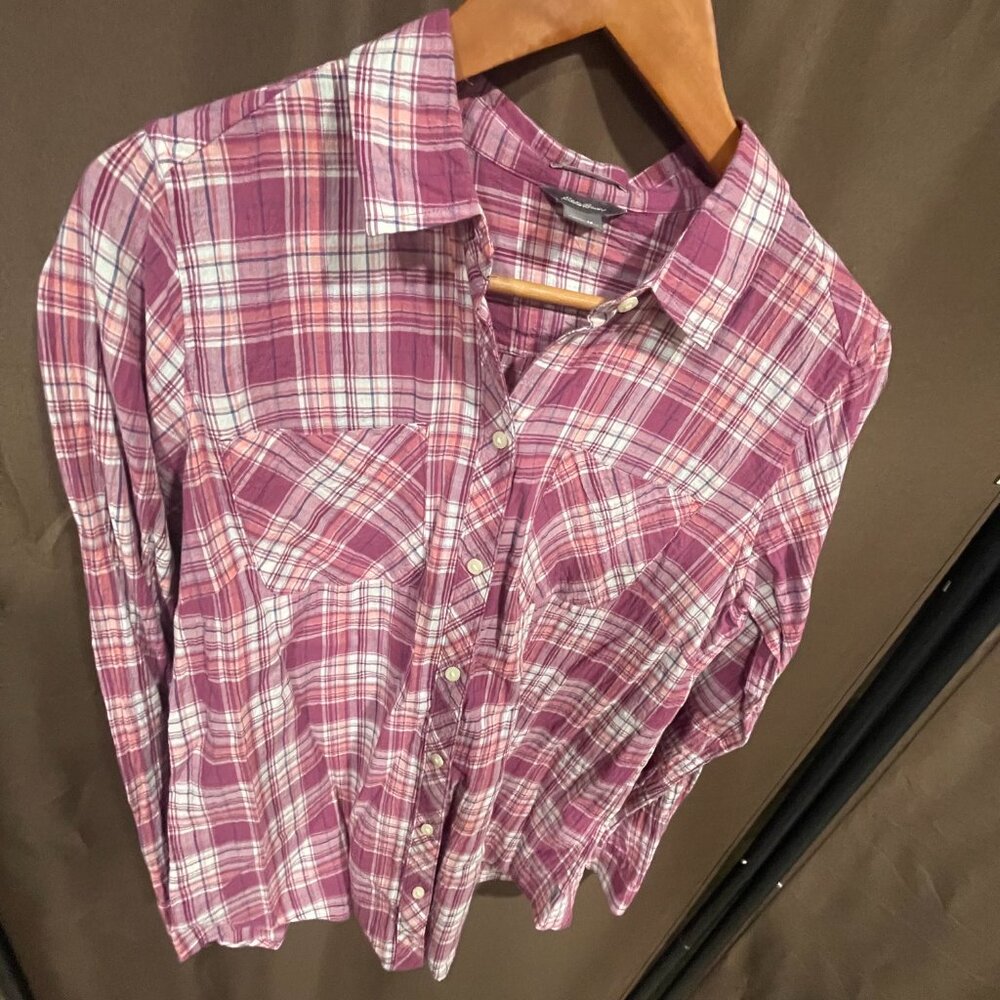 Women's Medium Eddie Bauer Classic Fit Berry Plaid Lightweight Shirt w/Pockets - Picture 12 of 16